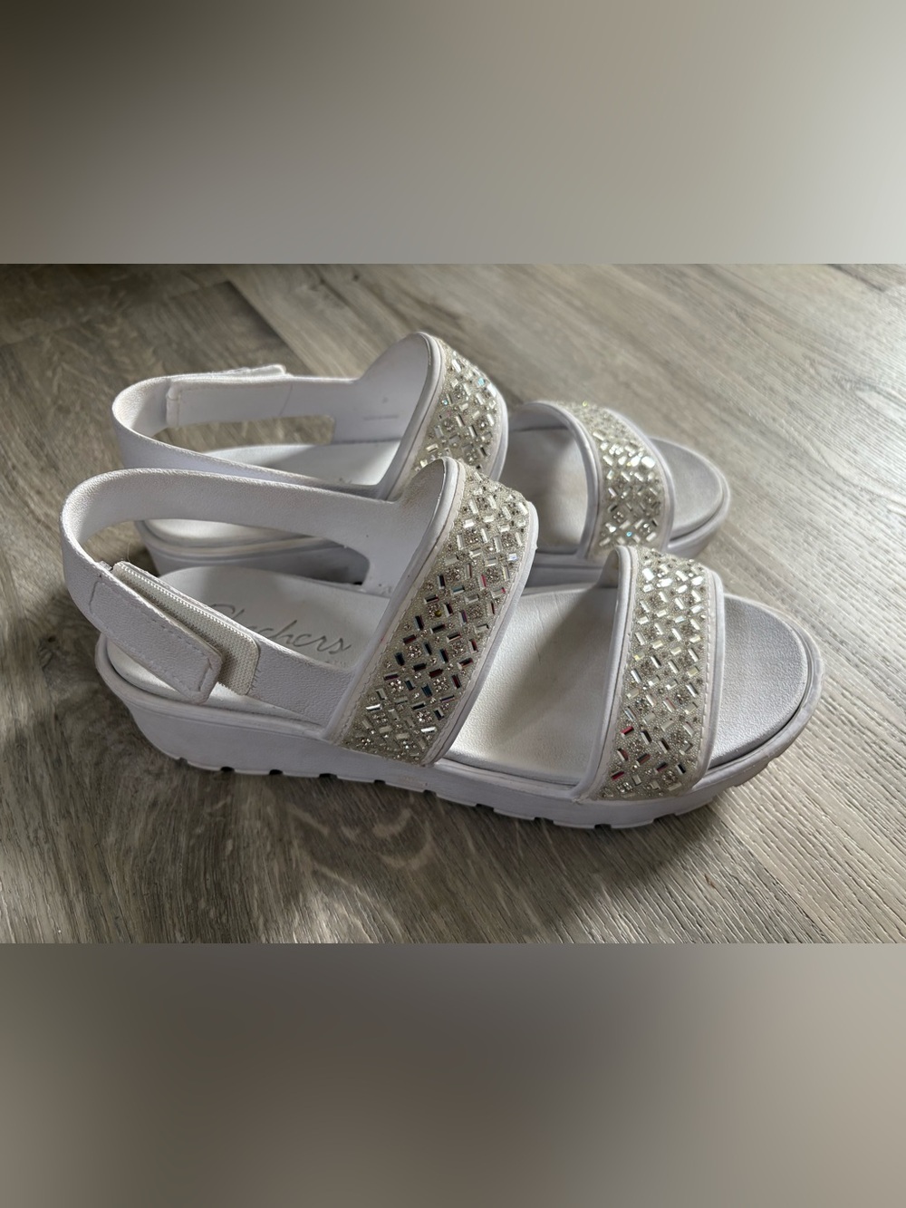 Skechers Luxe Foam White Glitter Slide Sandals with Crystal Accents